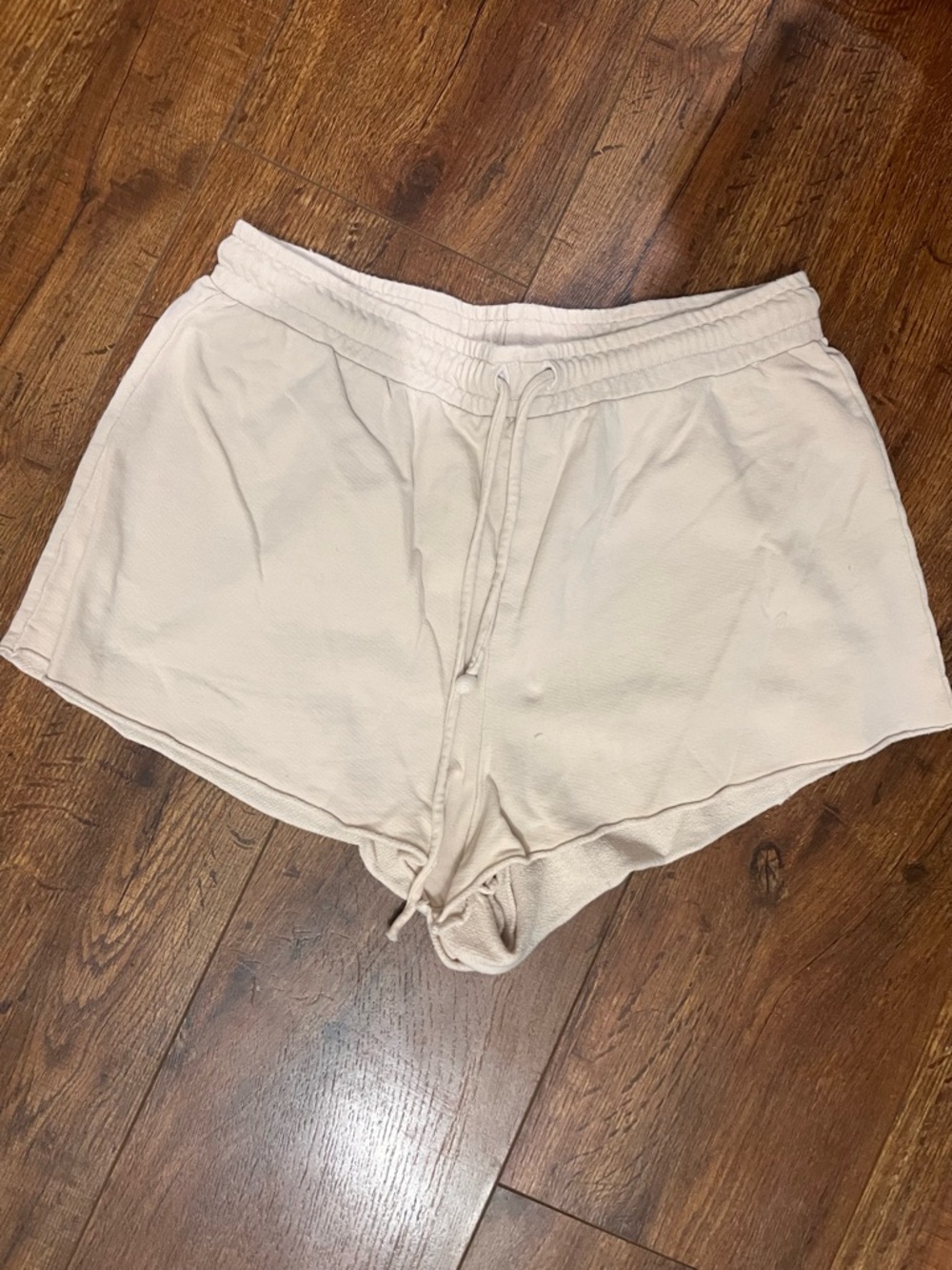 Everyday women’s Cream Drawstring Shorts